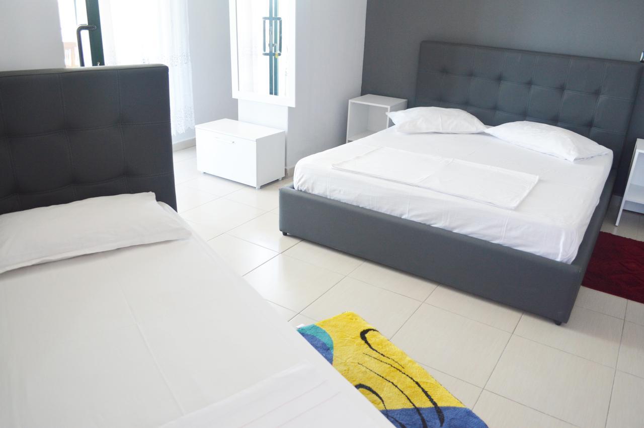 Hotel Riviera Дуррес Екстер'єр фото