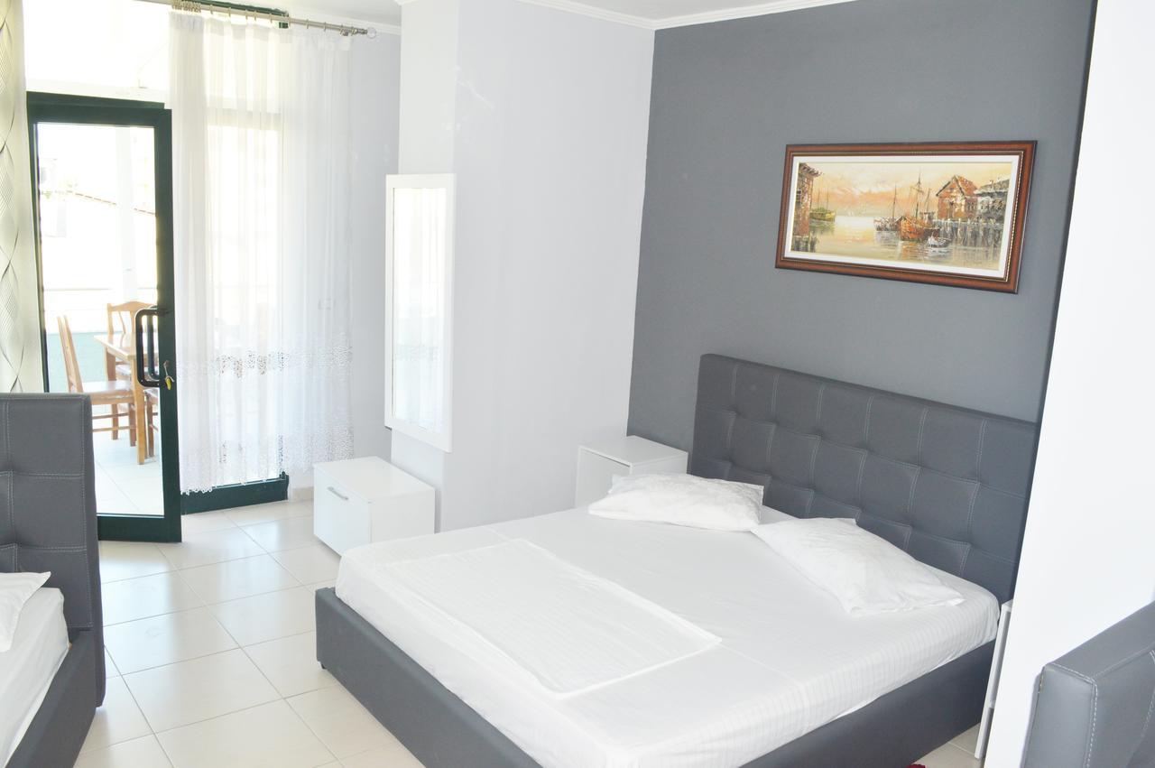 Hotel Riviera Дуррес Екстер'єр фото
