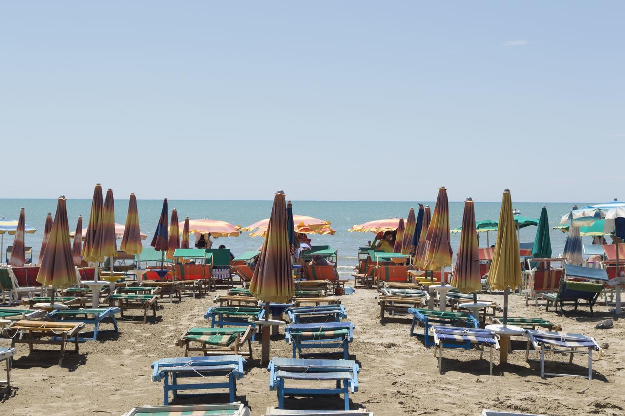 Hotel Riviera Дуррес Екстер'єр фото