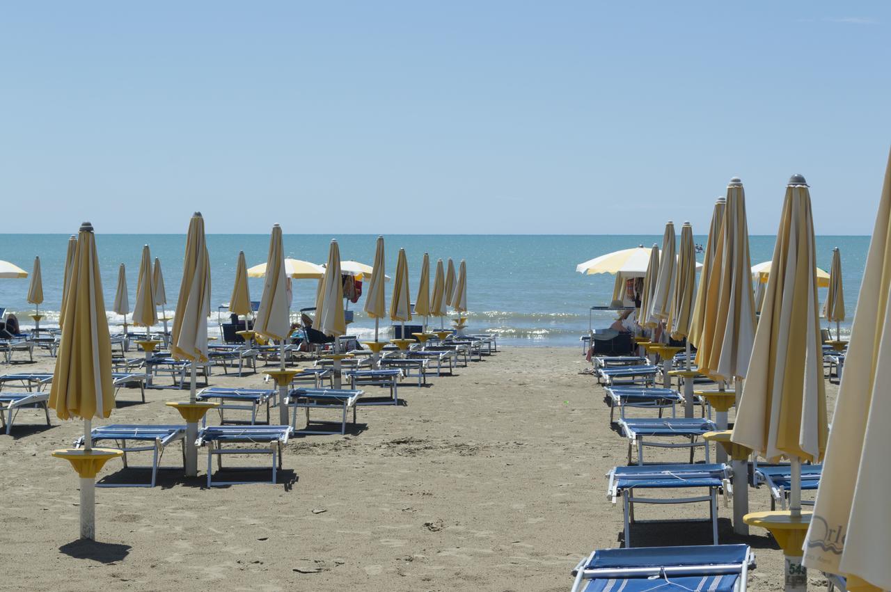 Hotel Riviera Дуррес Екстер'єр фото